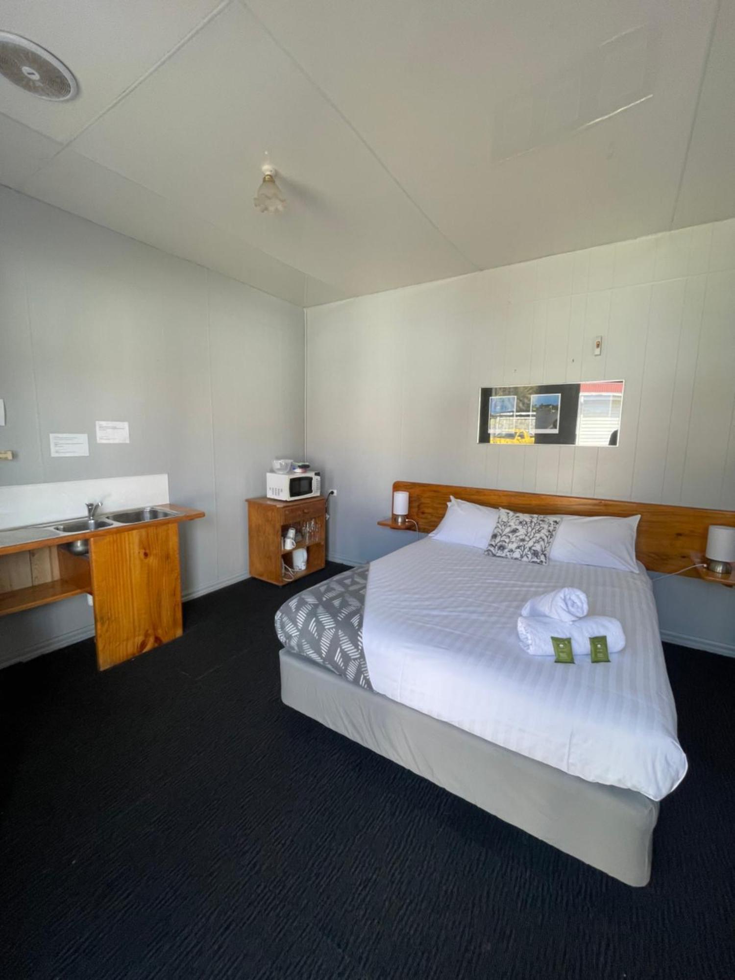 Mountain View Motel Куинстаун Екстериор снимка